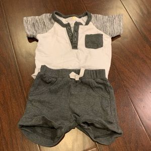 Bloomies baby tshirt and short set